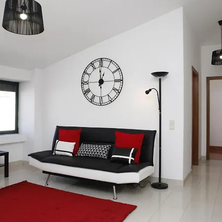 Wondrous Terrace In Center Apartment