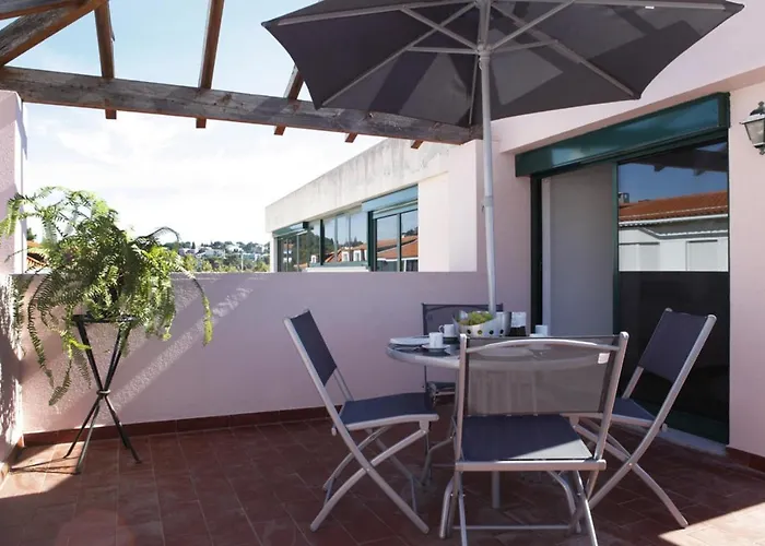 Wondrous Terrace In Center Appartement Cascais