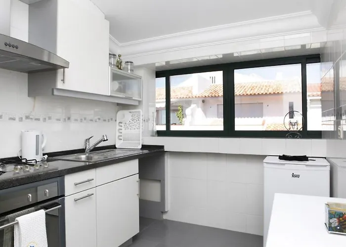 Wondrous Terrace In Center Appartement Cascais